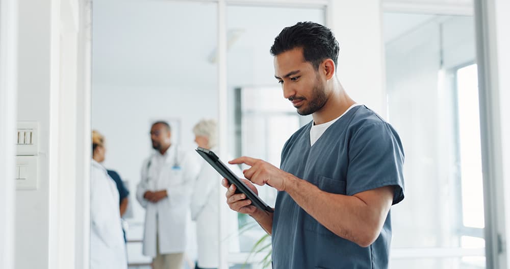Improving app adoption and usability for field clinical specialists